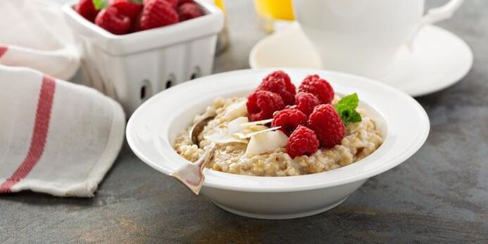 oatmeal porridge with raspberries to lose weight