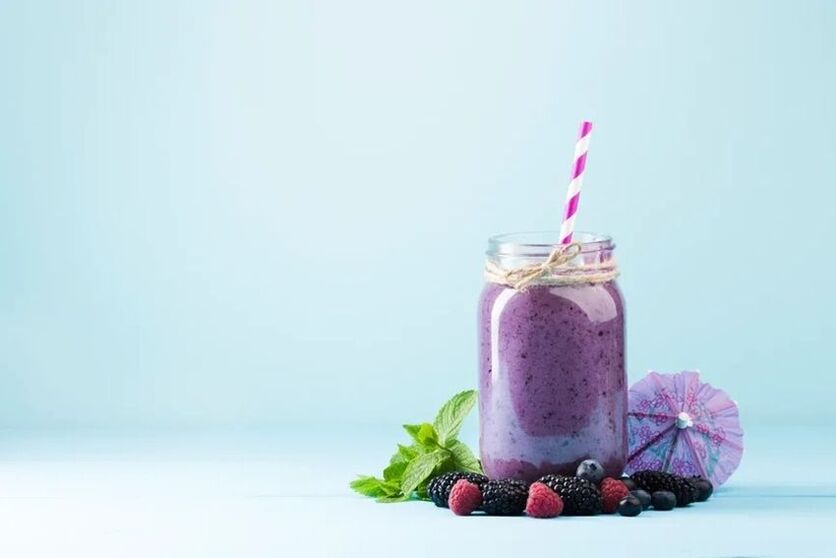 fruit and berry smoothies on a low-carb diet