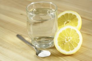 the water with lemon